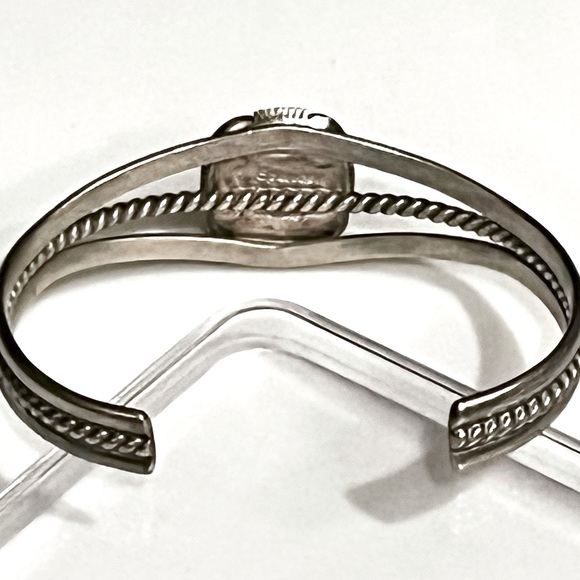 Signed - Spencer, Navajo. Vintage Sterling Silver “Carico Lake” Turquoise Cuff - Picture 7 of 14